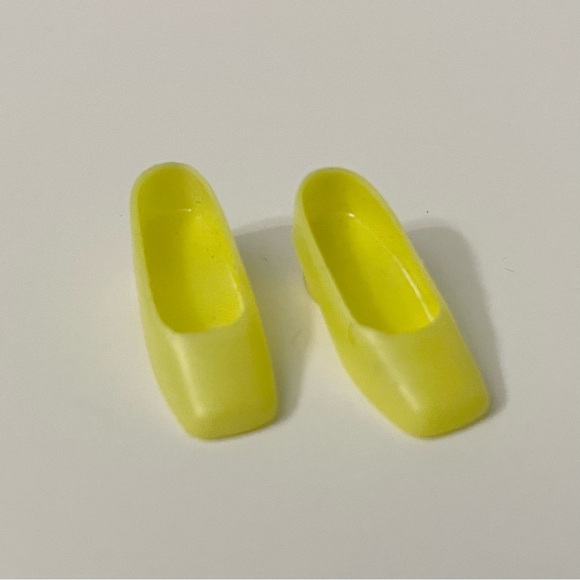 Vintage Barbie Yellow Square Toe Shoes Korea - Picture 16 of 16